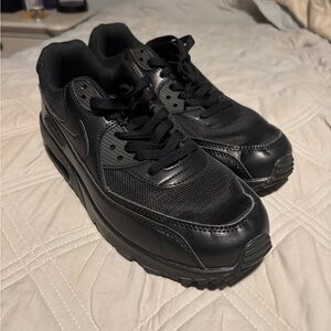 Nike Men's Triple Black Sneakers